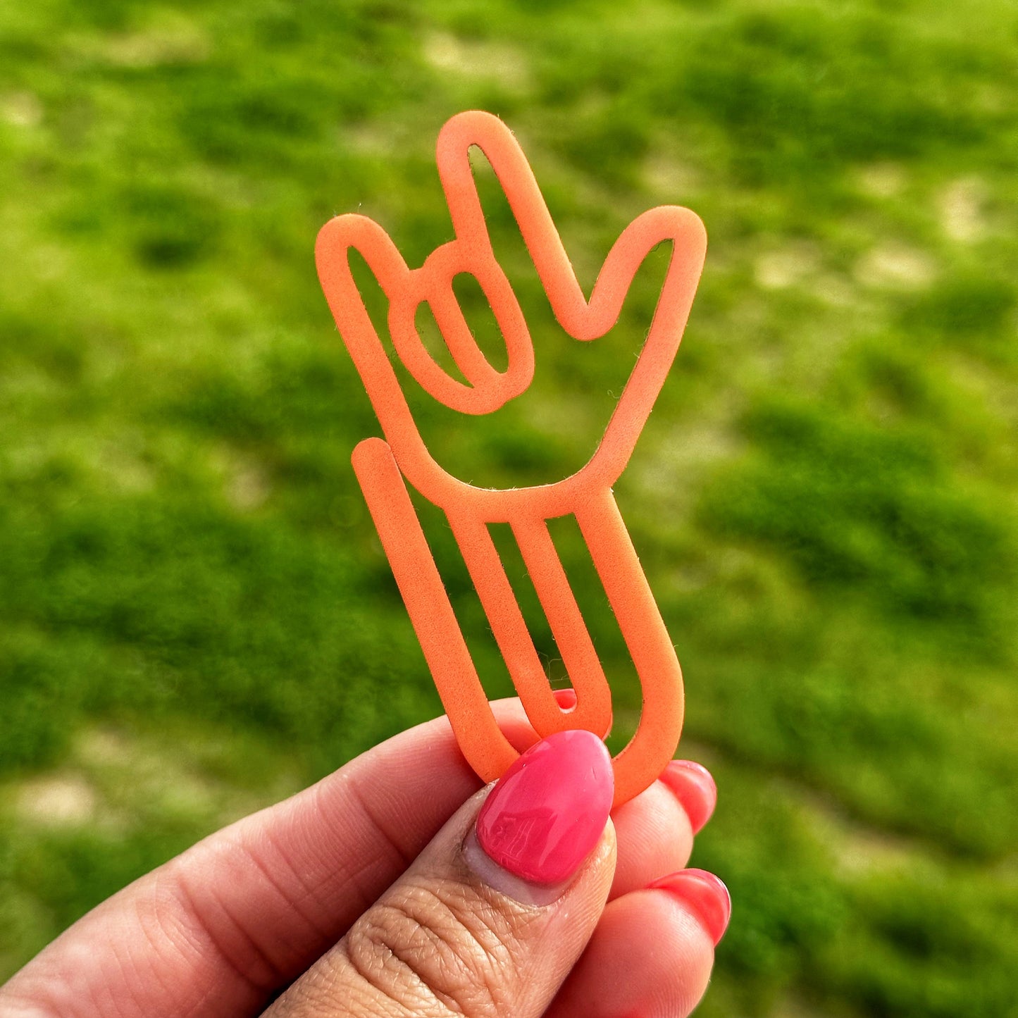 Tangerine ILY Mini Clip