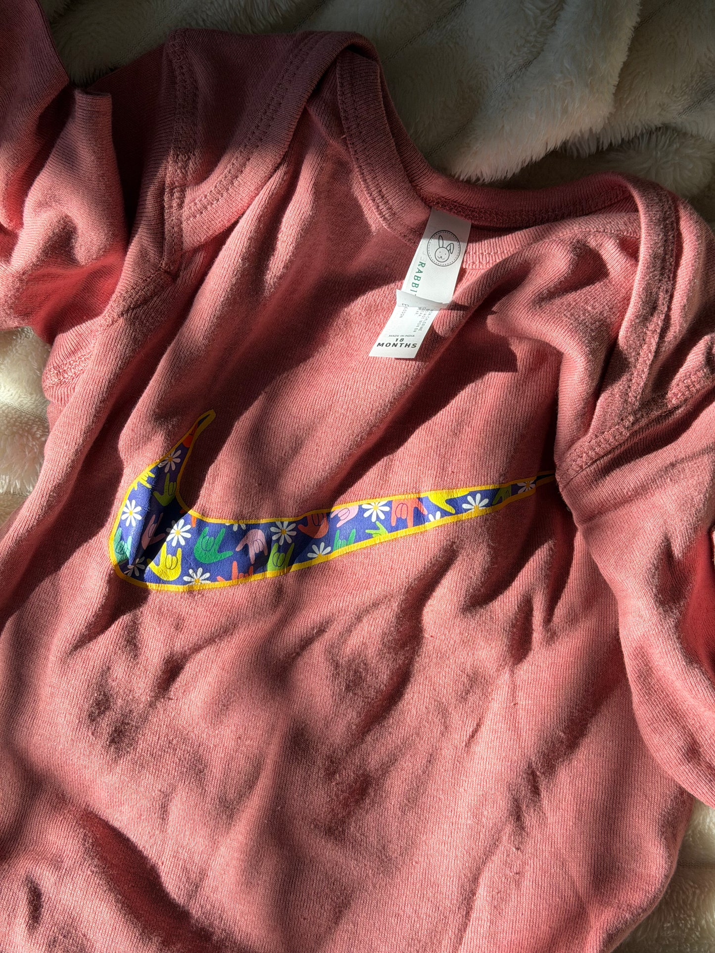 Nike Flower ILY -18M Mauve Onesie Sleeve