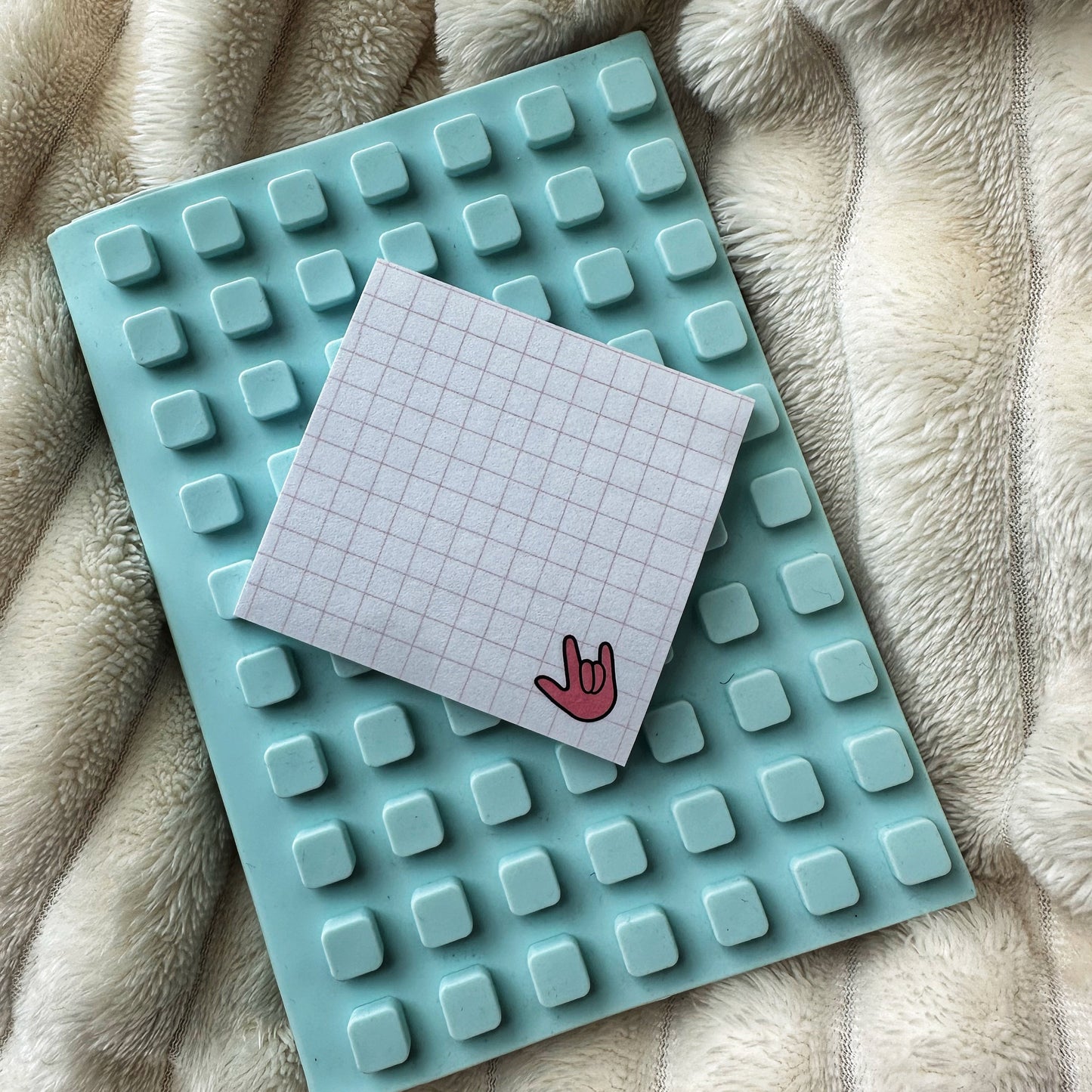 Grid ILY Sticky Notes