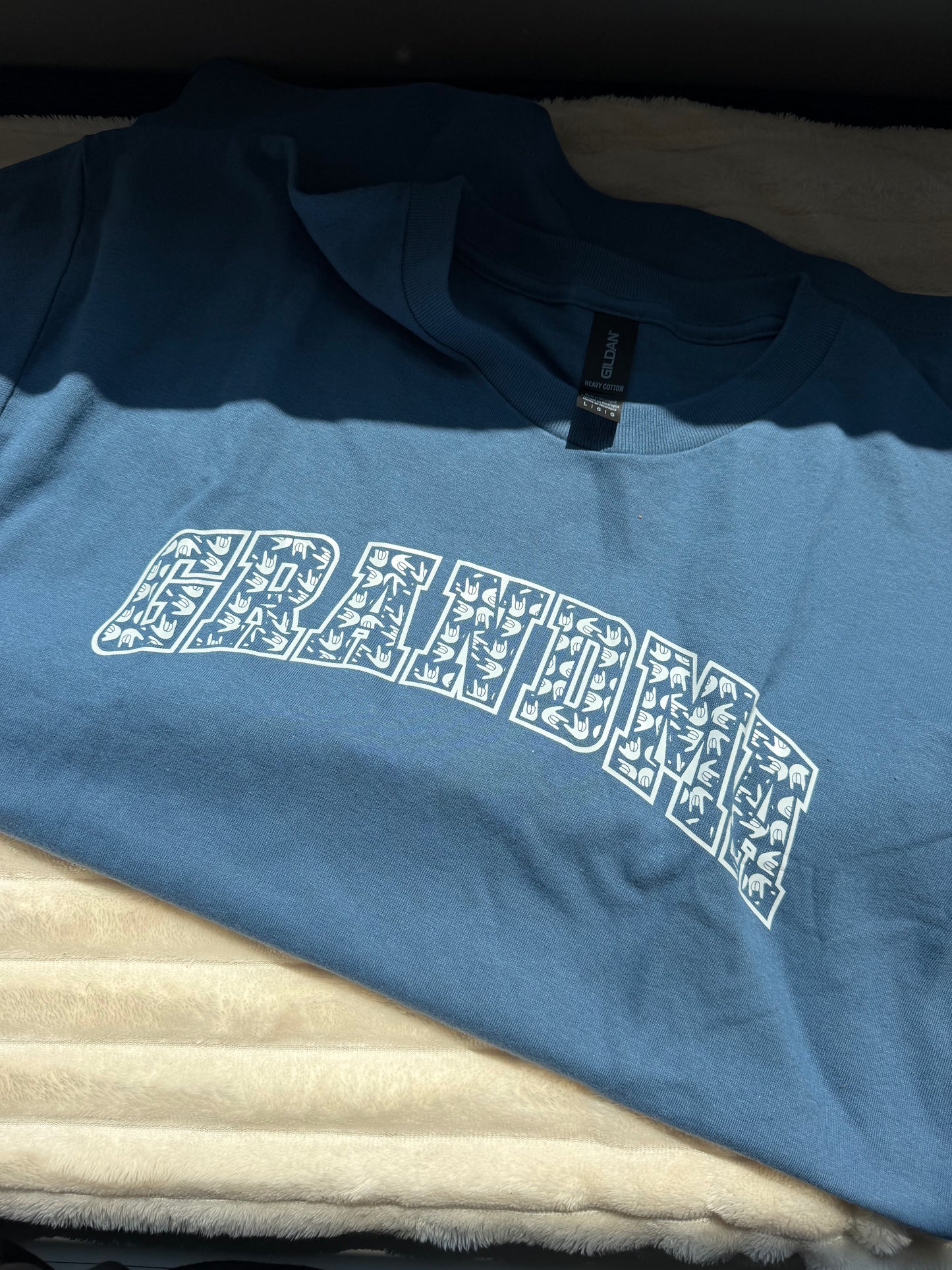 Grandma ILY - L Demin Tee