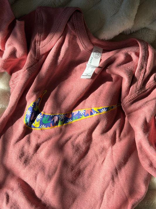 Nike Flower ILY -18M Mauve Onesie Sleeve