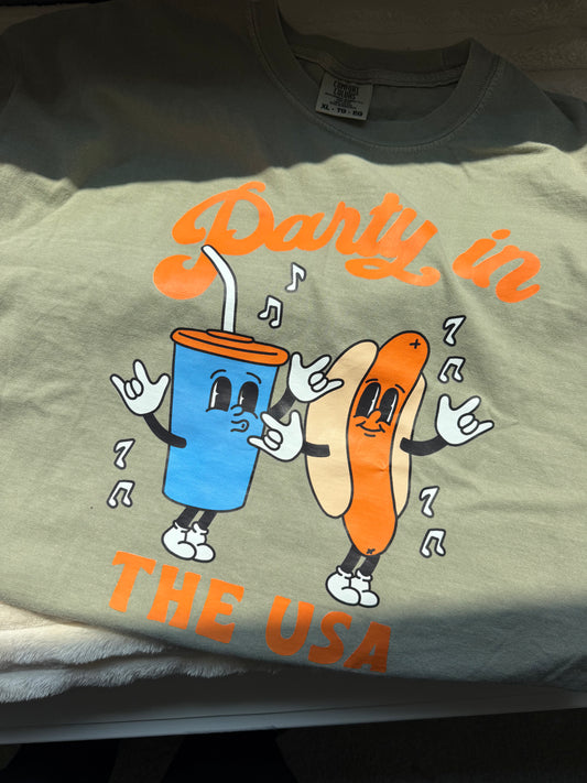 Party in The USA - XL Bay Tee