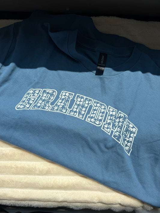 Grandma ILY - L Demin Tee